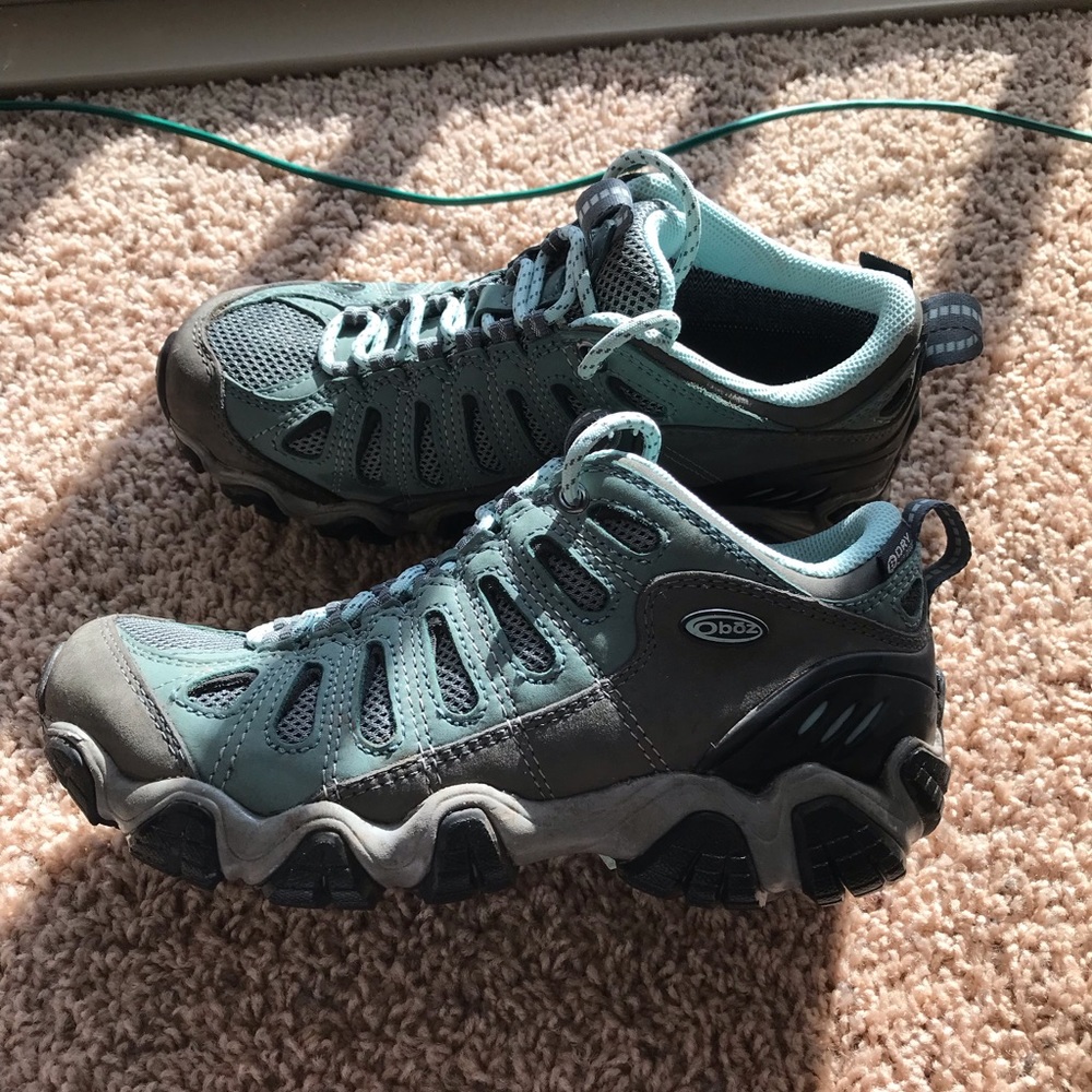Oboz women’s waterproof hiking boots 7.5 -almost brand new